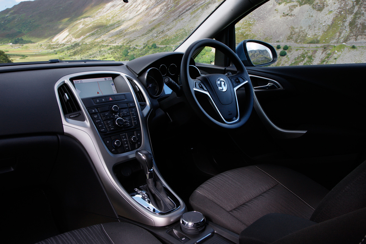 Vauxhall Astra Sport Tourer dash