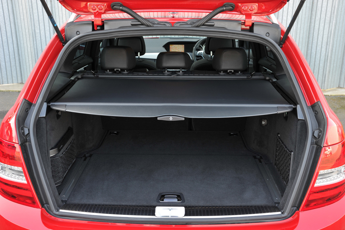 Mercedes C-Class Estate boot