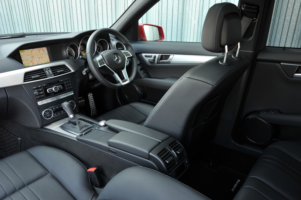 Mercedes C-Class Estate dash