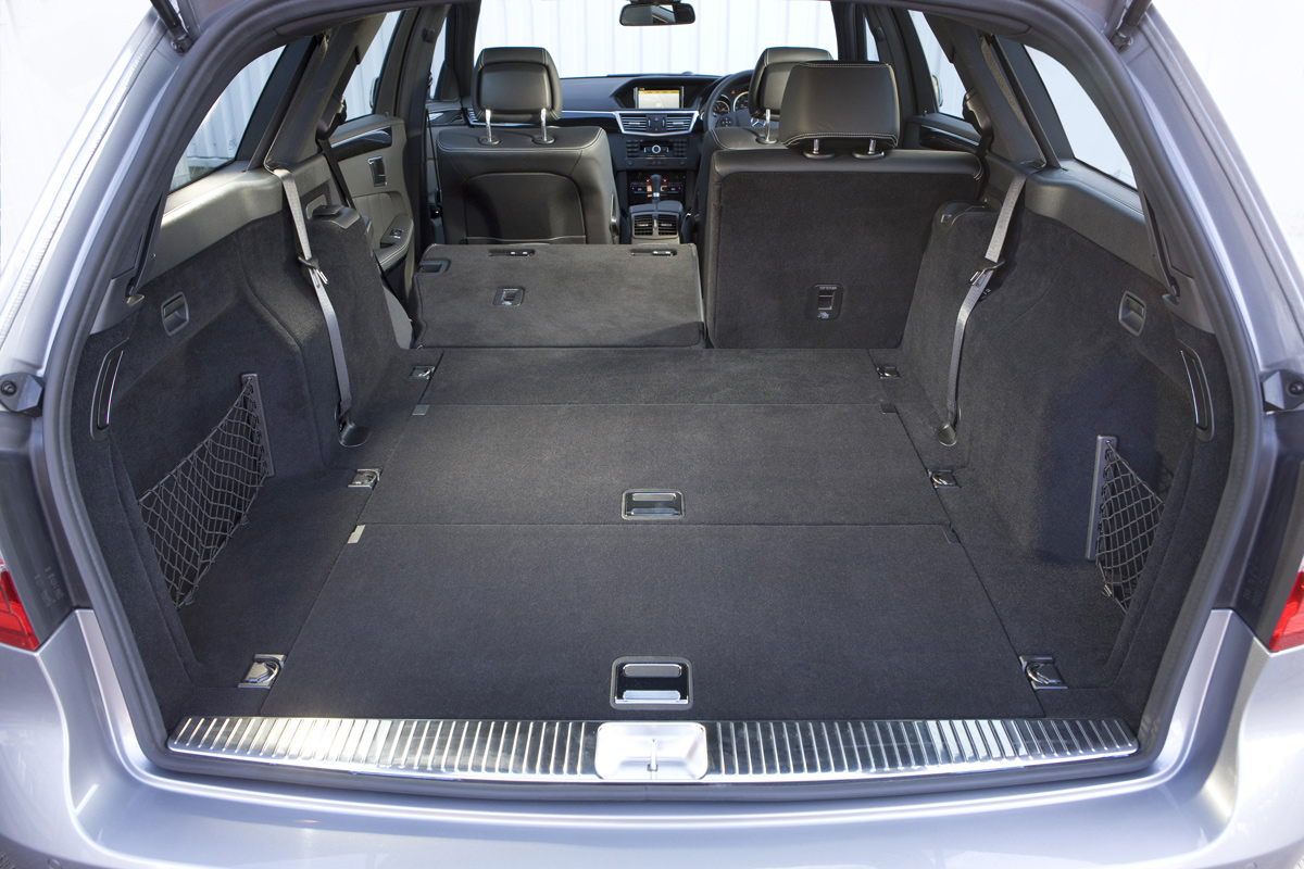 Mercedes E-Class Estate boot