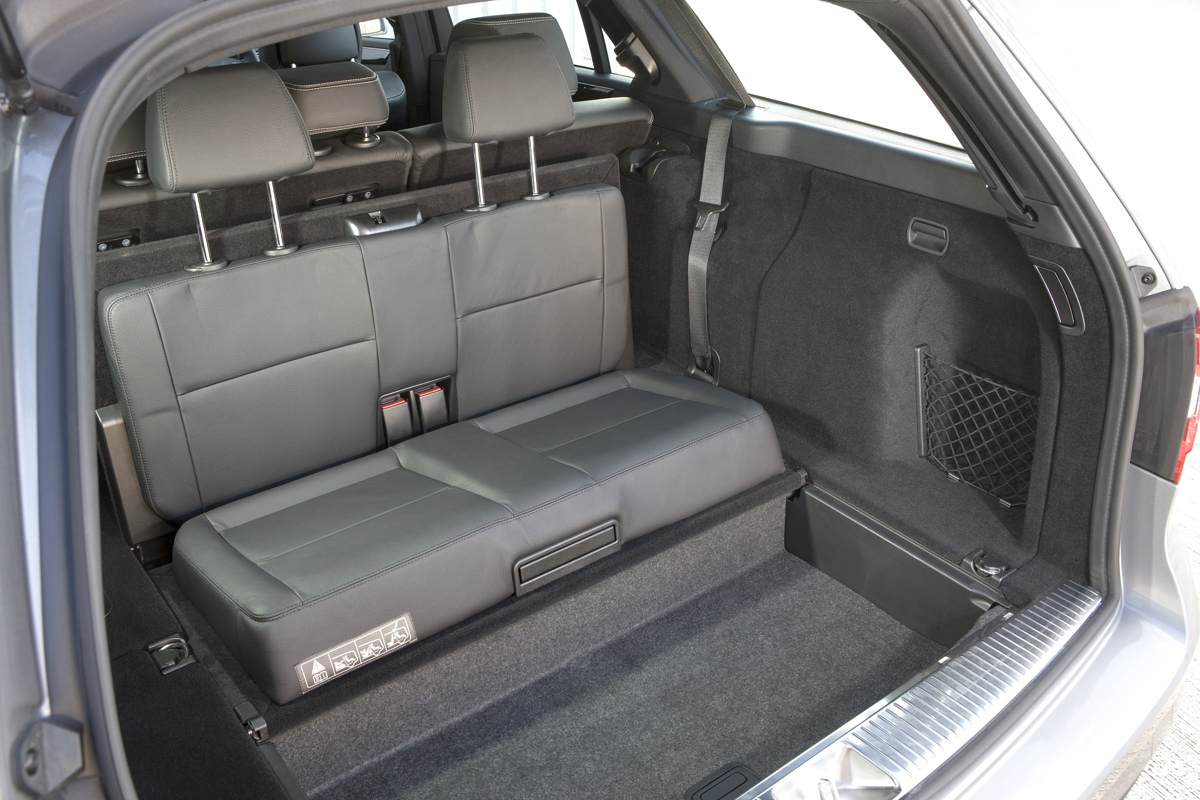 Mercedes E-Class Estate boot