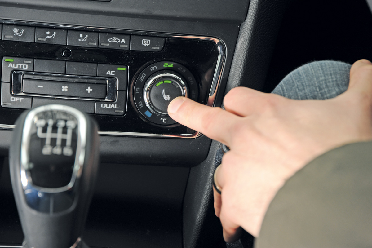 Skoda Superb centre console