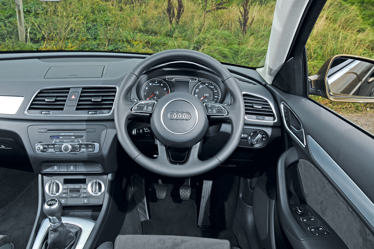 Audi Q3 dash