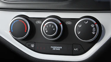 Kia Picanto 3dr Halo centre console