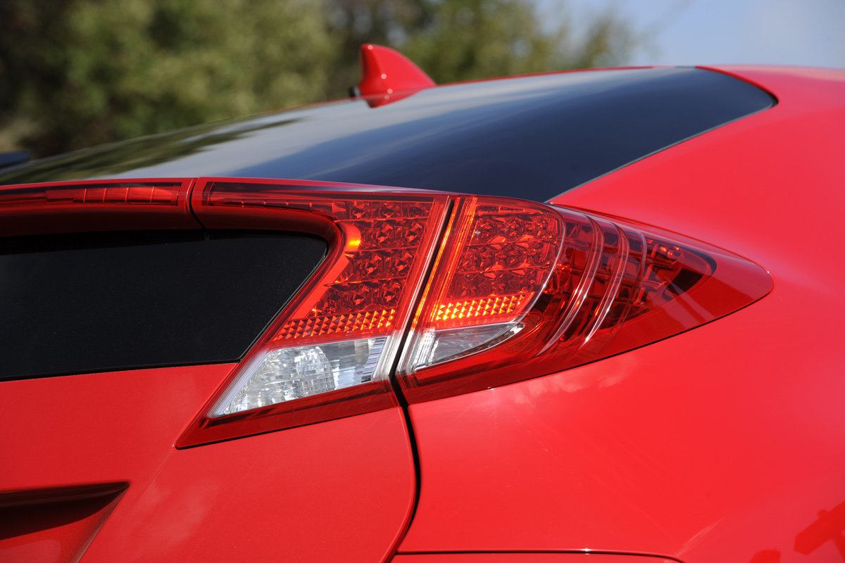 Honda Civic 1.8 i-VTEC EX GT rear lights