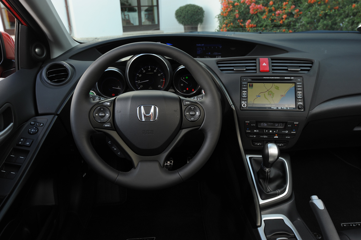 Honda Civic 1.8 i-VTEC EX GT dash
