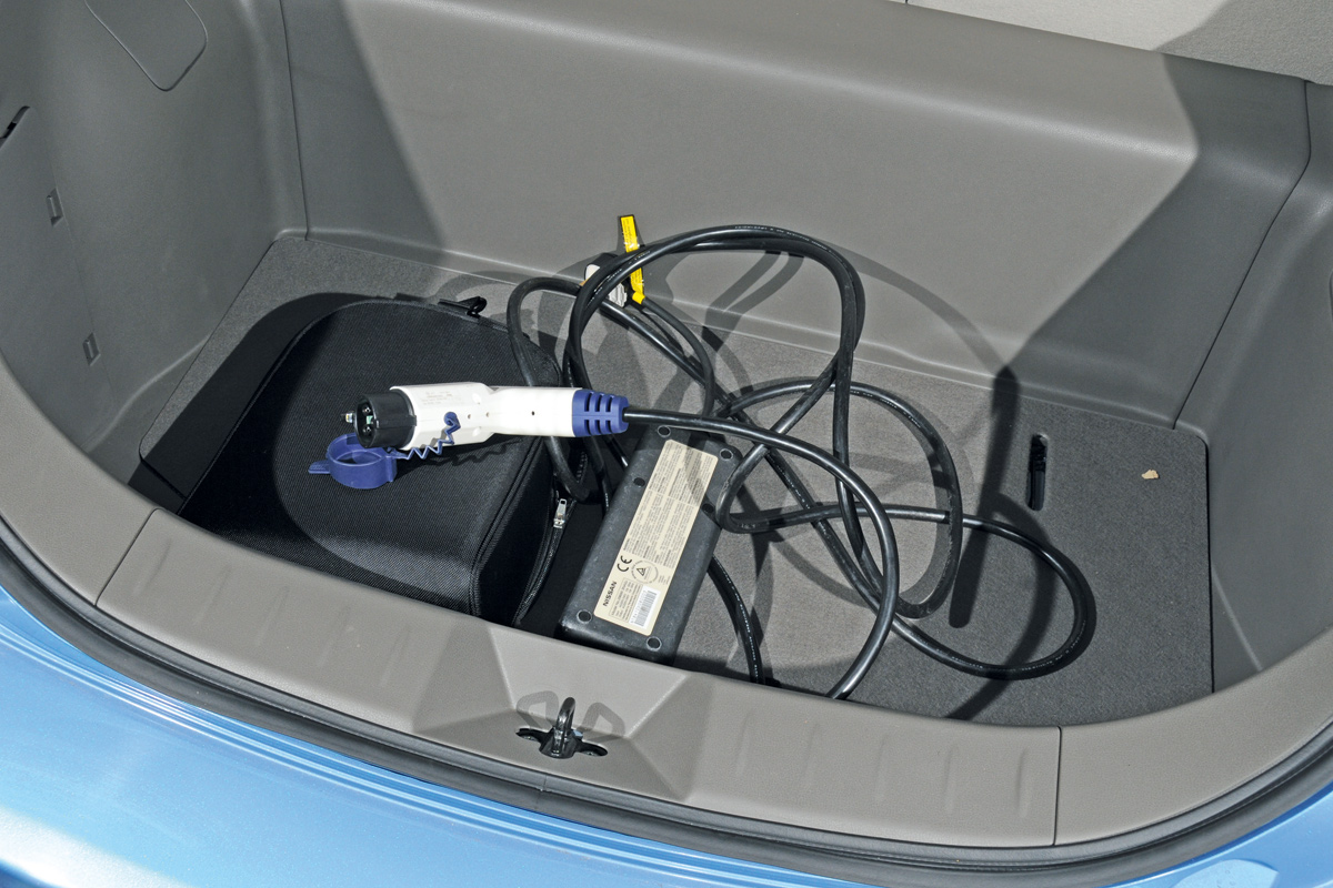 Nissan Leaf boot