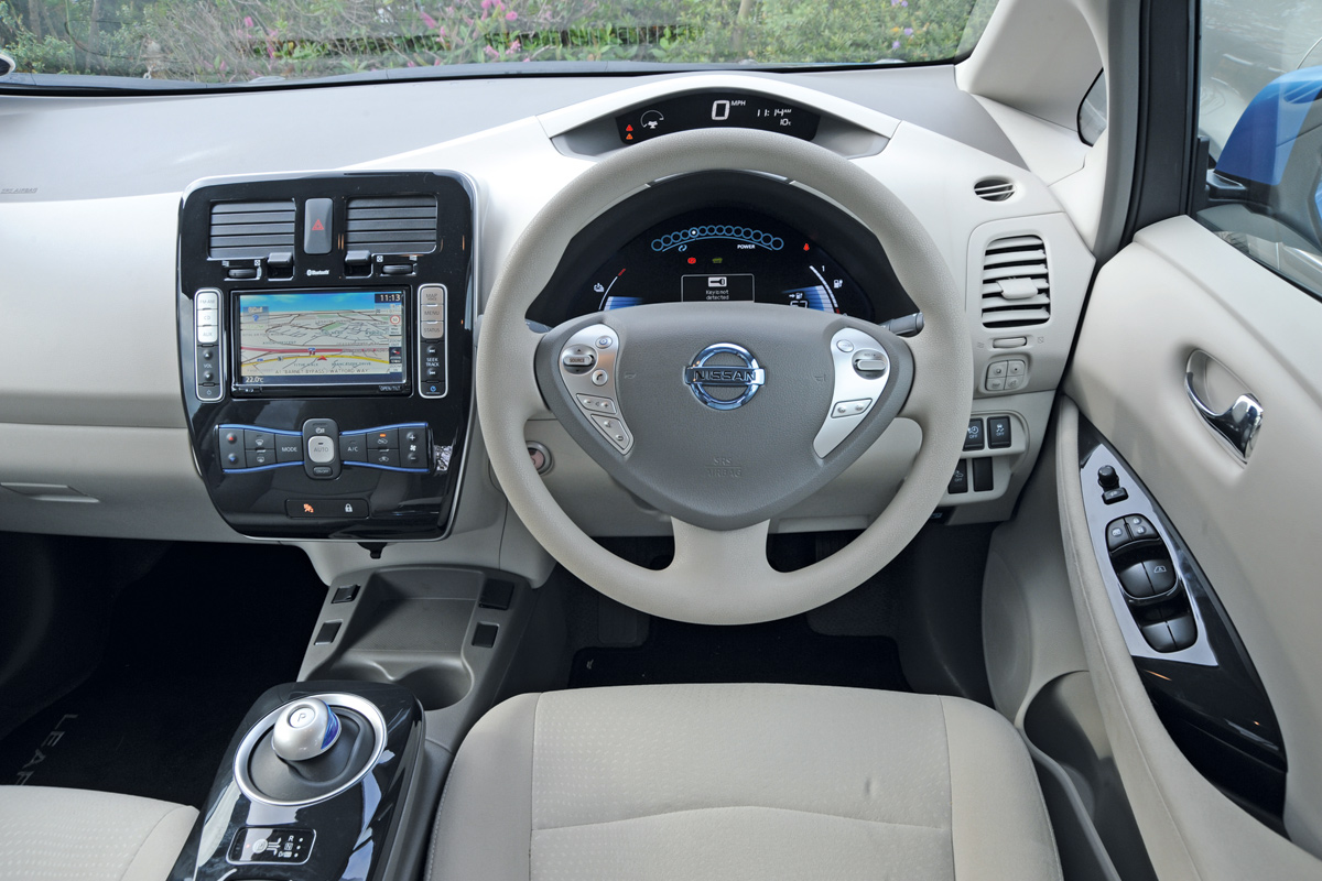 Nissan Leaf dash