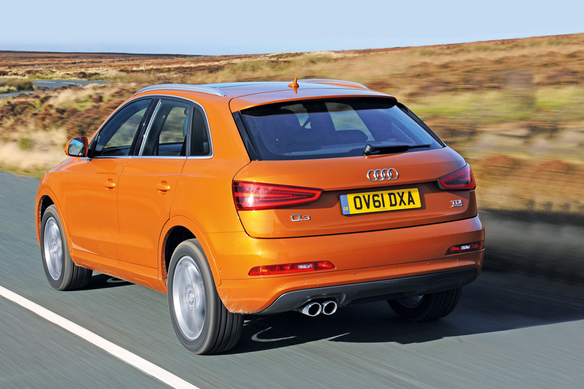 Audi Q3 2.0 TDI SE quattro rear tracking