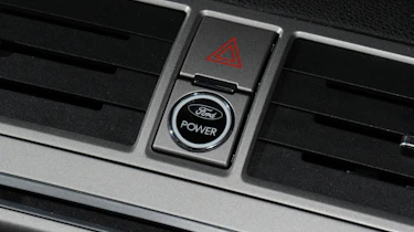 Ford Kuga 2.0 TDCi Titanium Auto detail