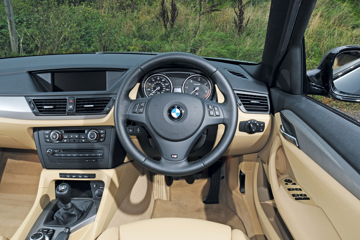 BMW X1 xDrive23d M Sport dash