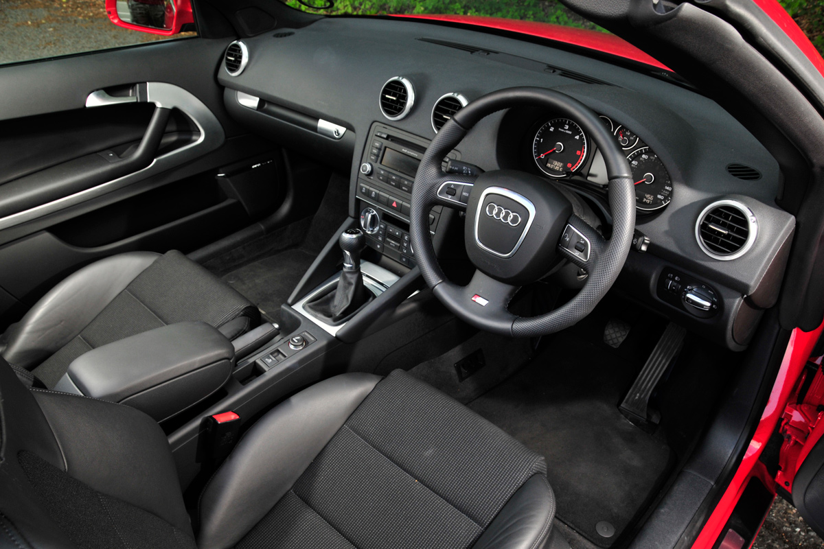 Audi A3 Cabriolet dash