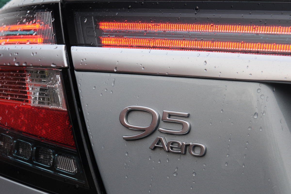 Saab 9-5 Saloon detail