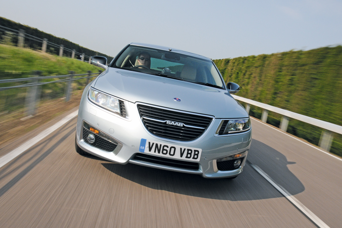 Saab 9-5 Saloon front tracking