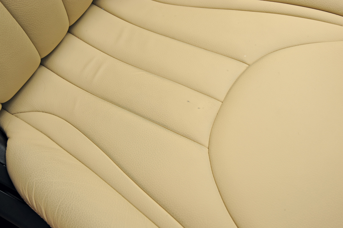 Mitsubishi i-MiEV seats