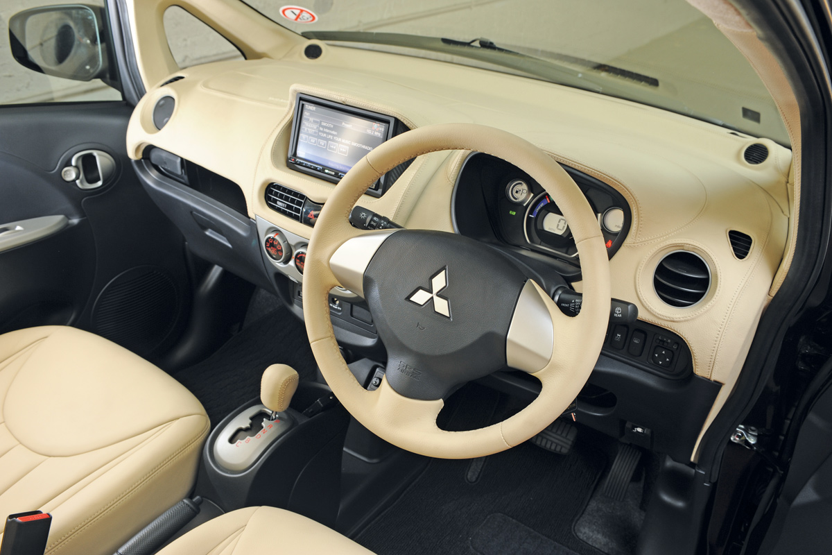 Mitsubishi i-MiEV dash