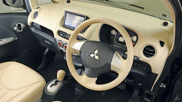 Mitsubishi i-MiEV dash