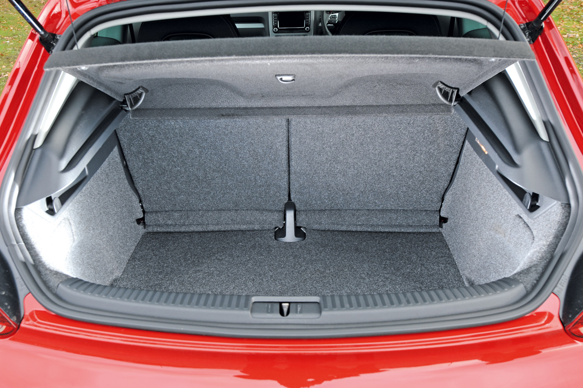VW Scirocco boot