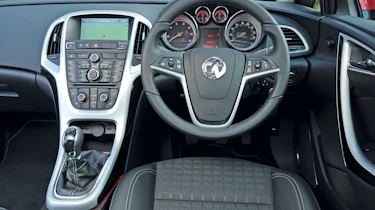 Vauxhall Astra GTC dash