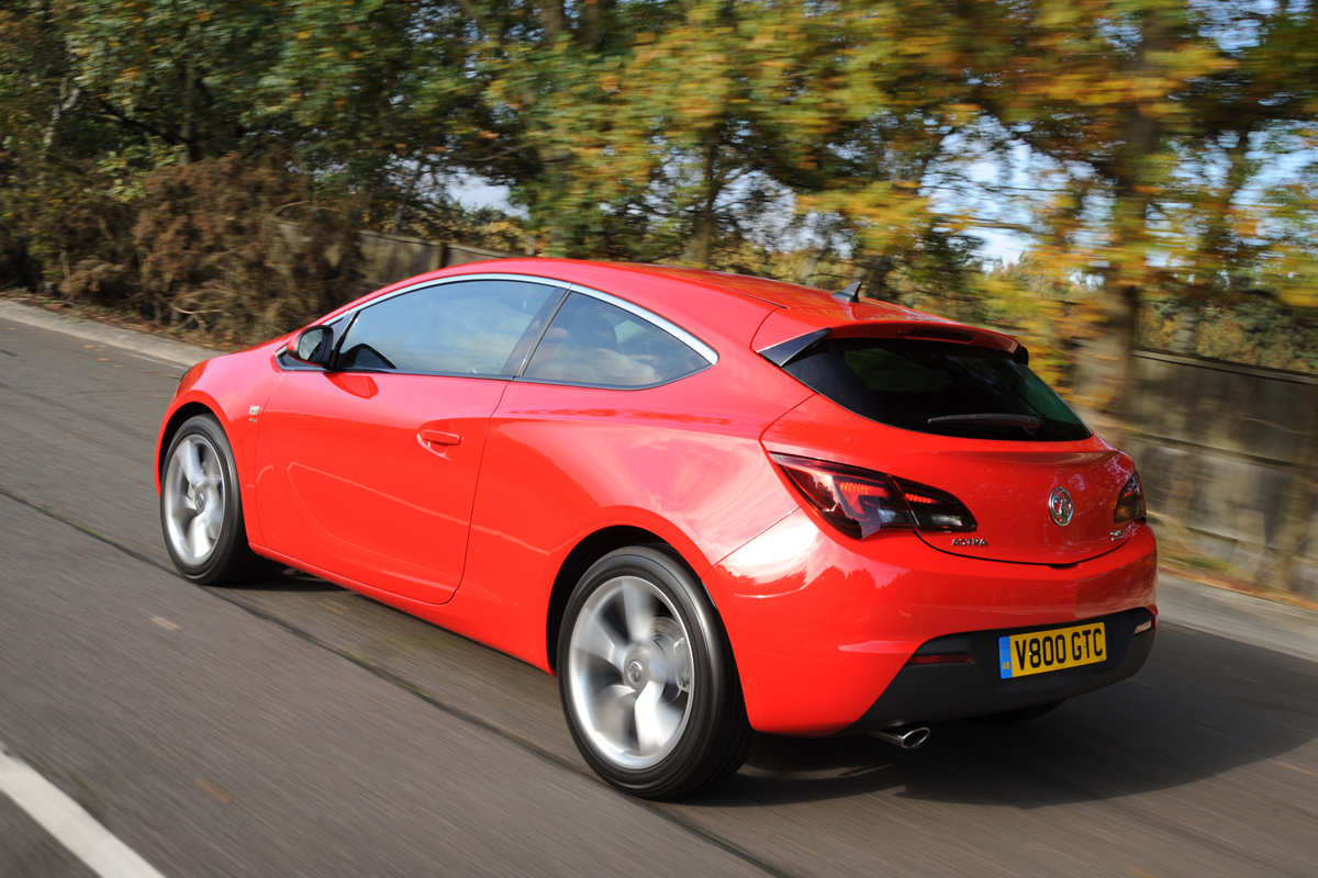 Vauxhall Astra GTC rear tracking