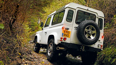 Land Rover Defender 2.2D XS rear