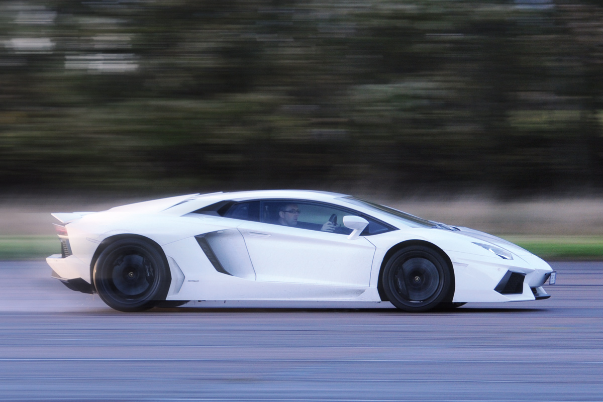 Lamborghini Aventador profile