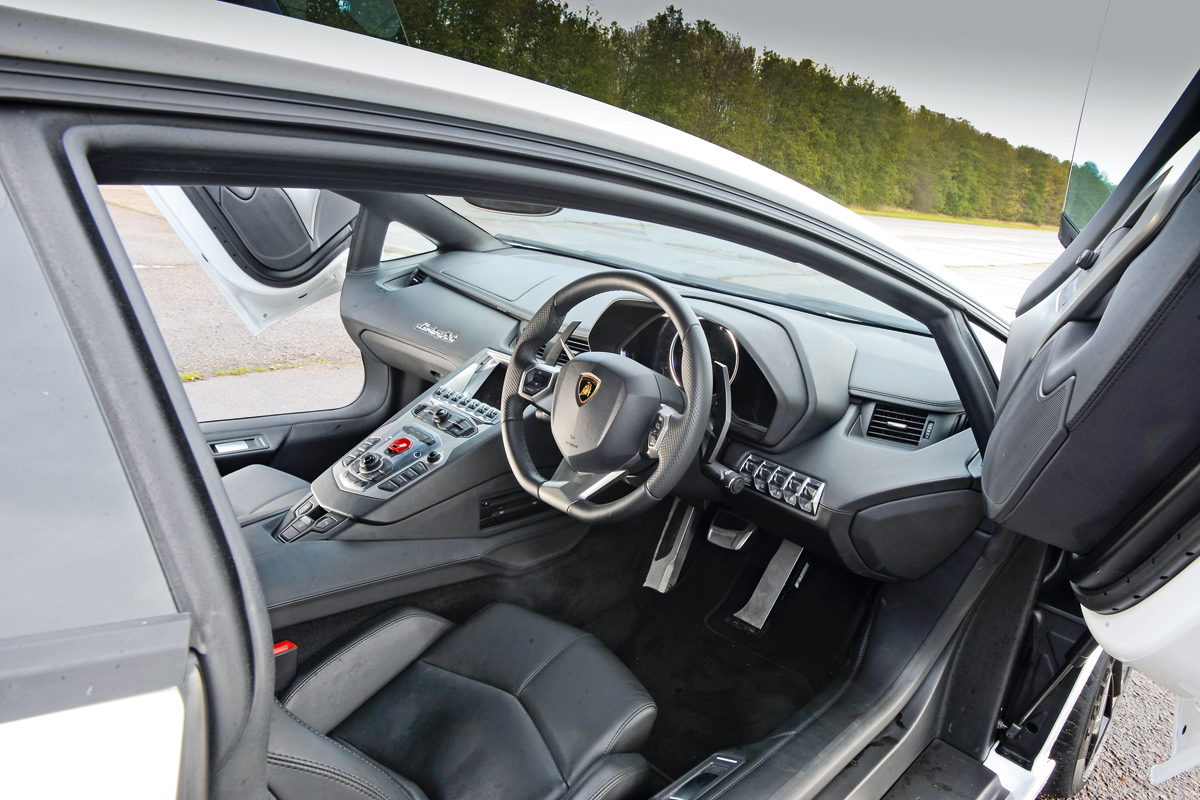 Lamborghini Aventador dash