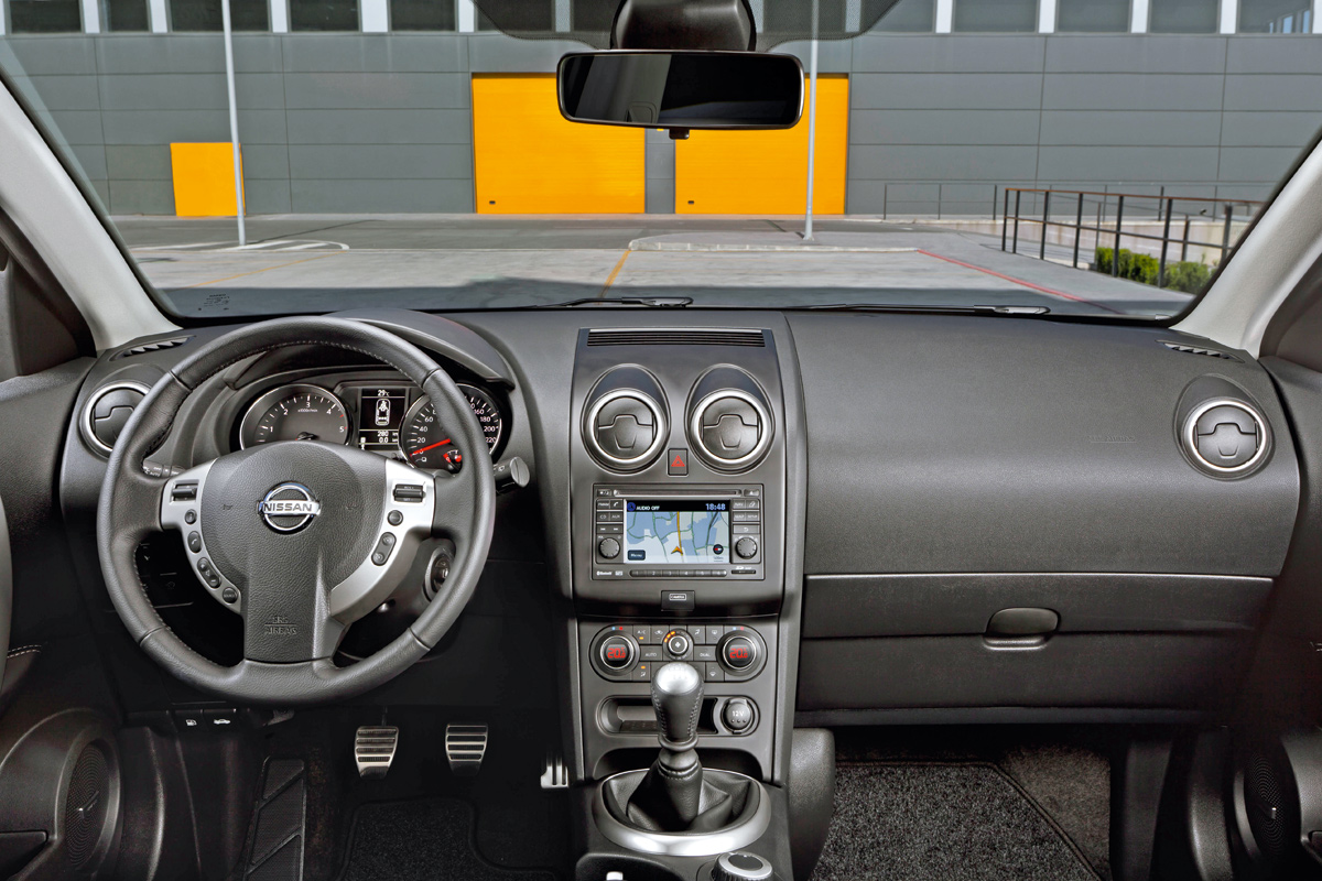 Nissan Qashqai+2 1.6 dCi dash