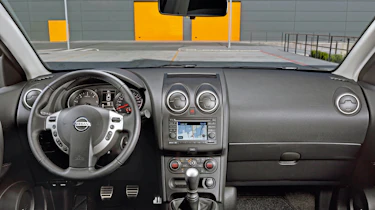 Nissan Qashqai+2 1.6 dCi dash
