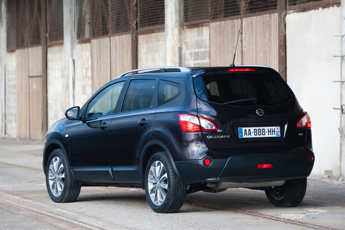 Nissan Qashqai+2 1.6 dCi rear three-quarters