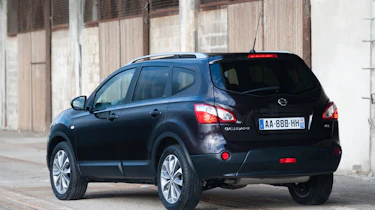 Nissan Qashqai+2 1.6 dCi rear three-quarters
