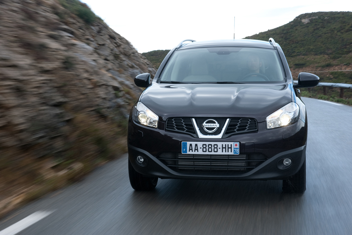 Nissan Qashqai+2 1.6 dCi front tracking