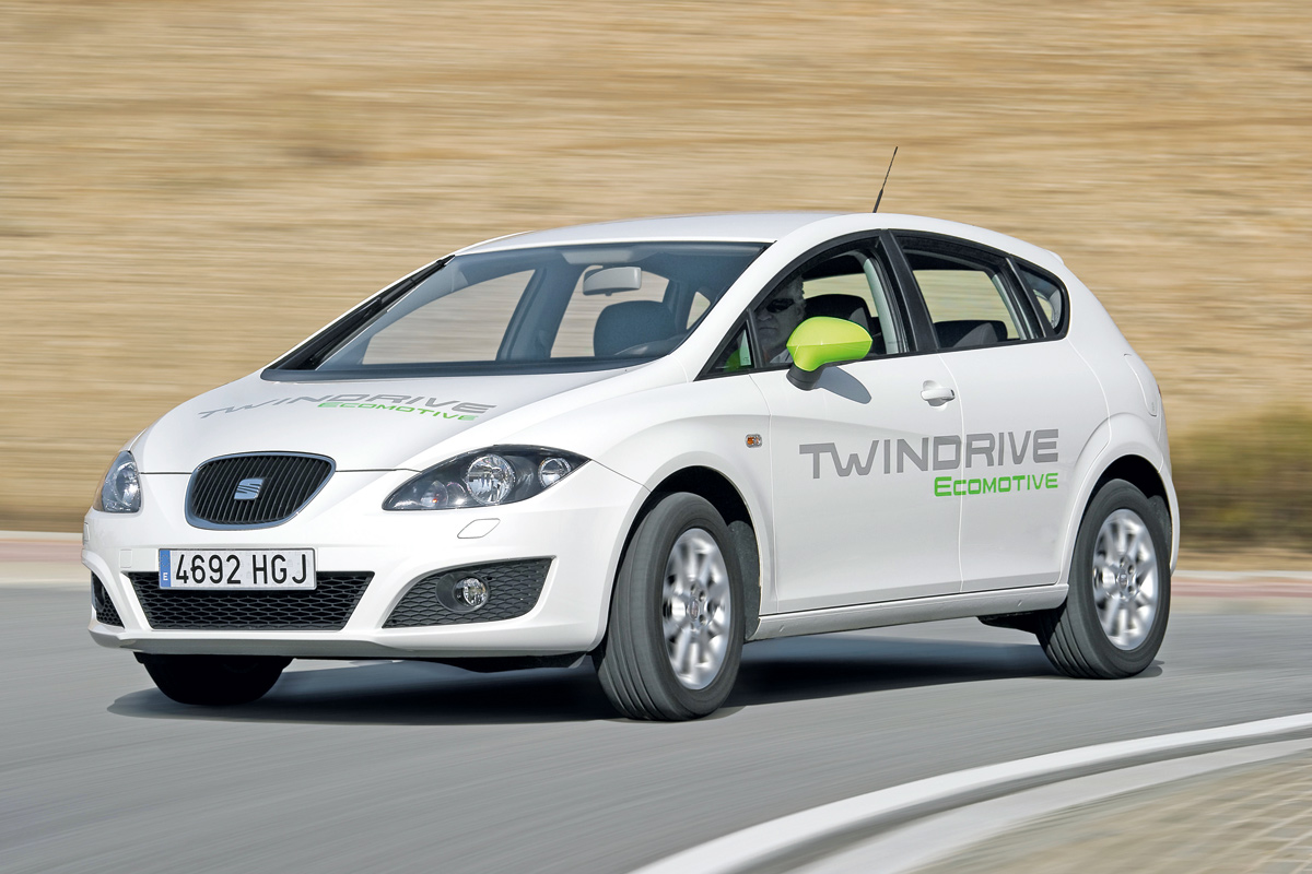 SEAT Leon TwinDrive front cornering