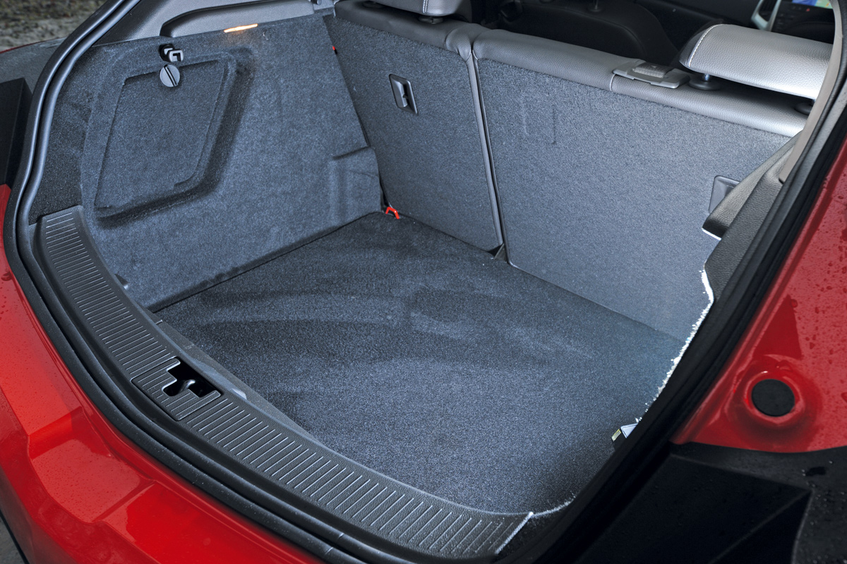 Vauxhall Astra GTC 1.4 Turbo SRi boot