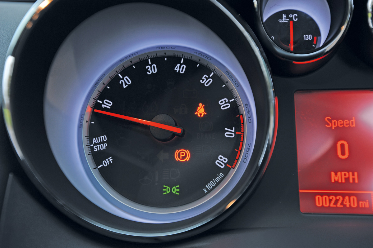 Vauxhall Astra GTC 1.4 Turbo SRi detail