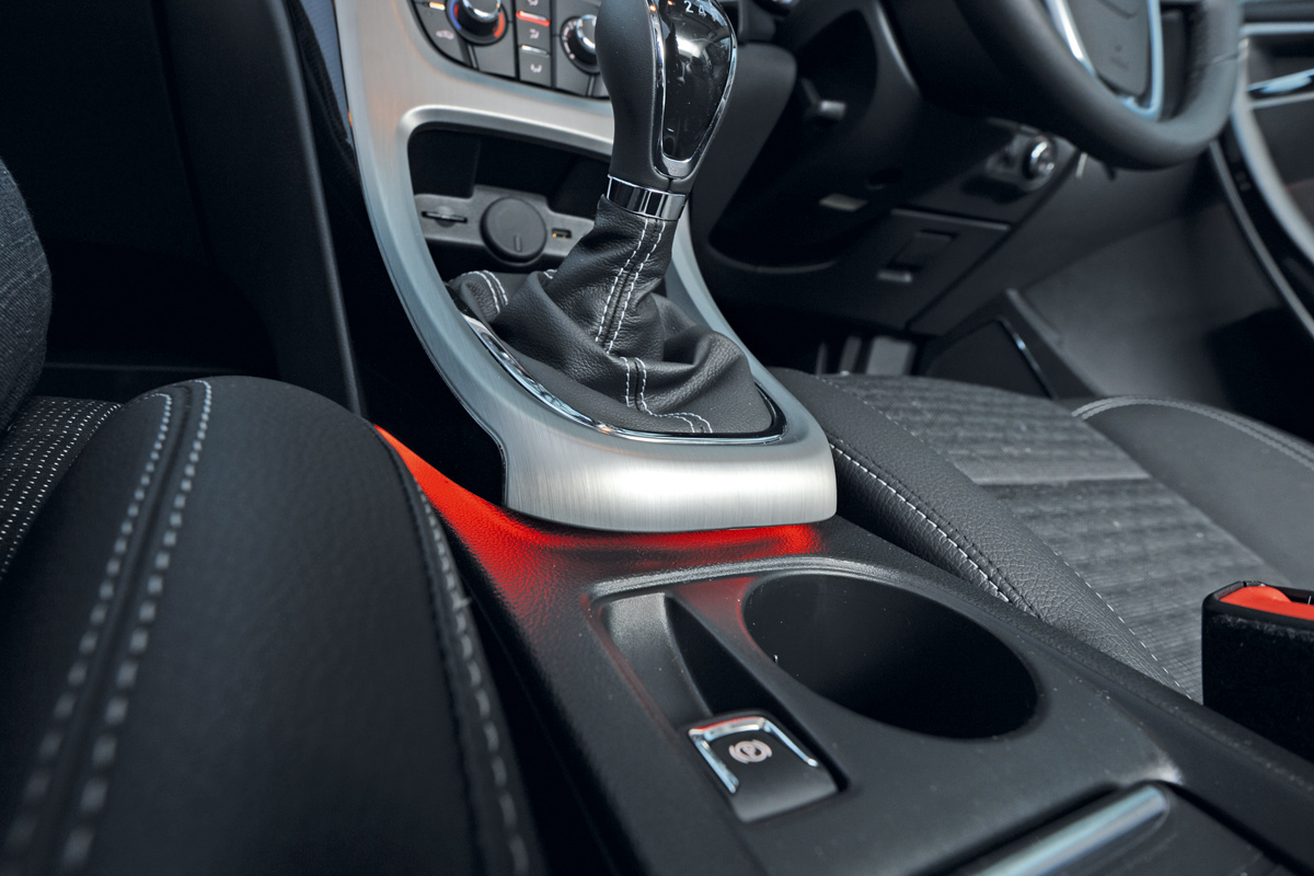 Vauxhall Astra GTC 1.4 Turbo SRi detail