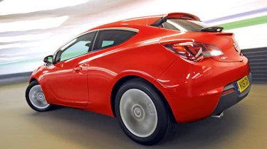 Vauxhall Astra GTC 1.4 Turbo SRi rear tracking
