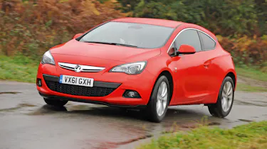 Vauxhall Astra GTC 1.4 Turbo SRi front cornering