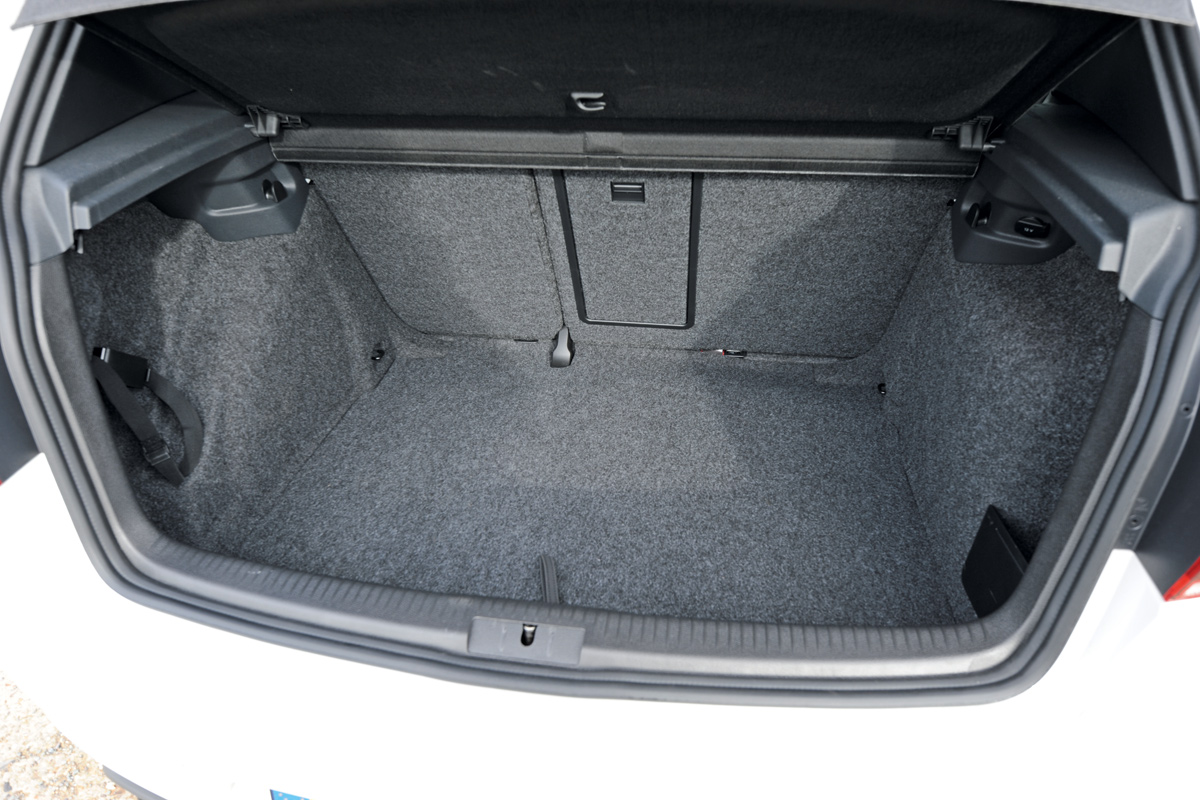VW Golf GTI 35 boot