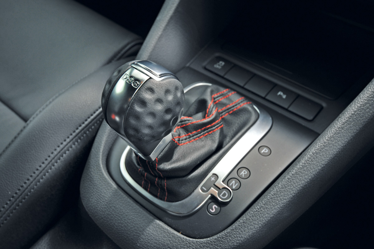 VW Golf GTI 35 detail