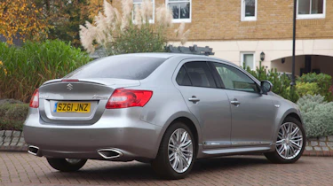 Suzuki Kizashi rear