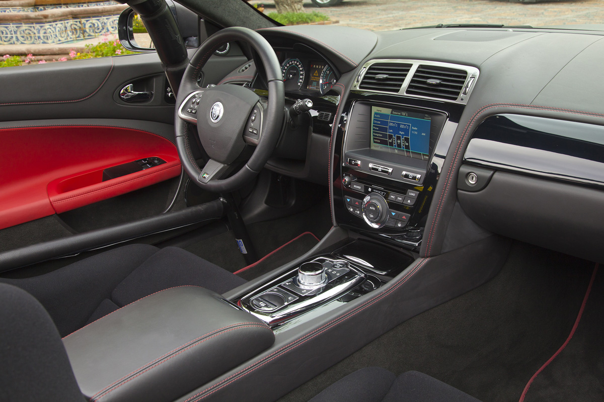 Jaguar XKR-S Convertible front seats
