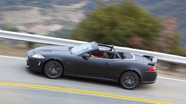 Jaguar XKR-S Convertible panning