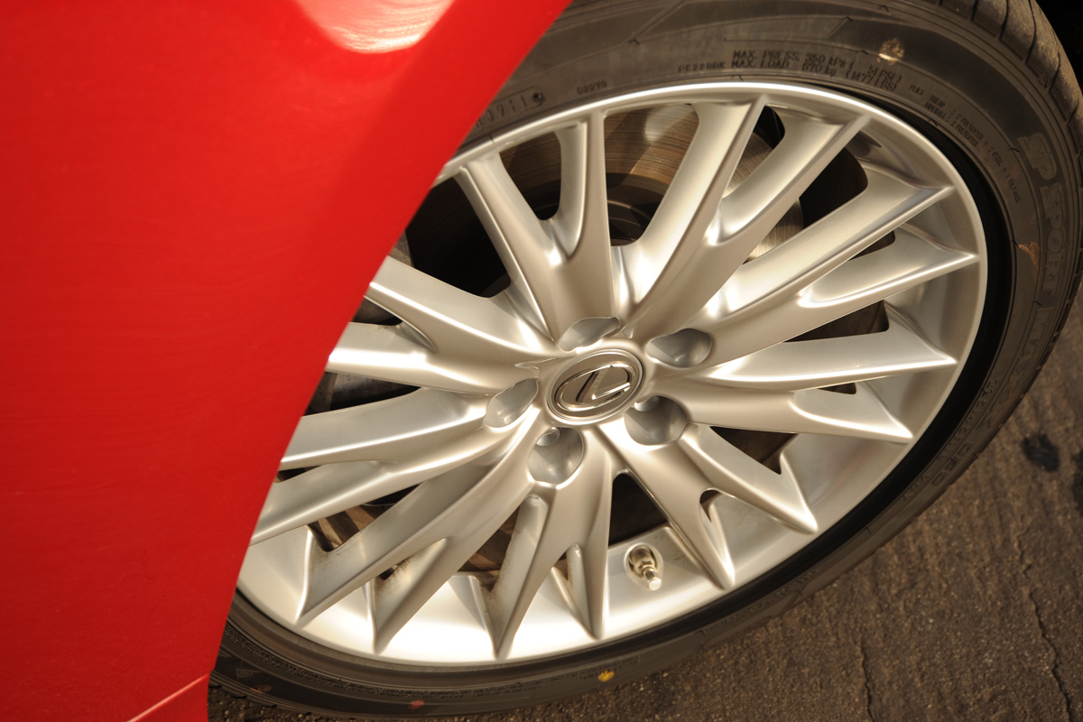Lexus GS 450h wheel