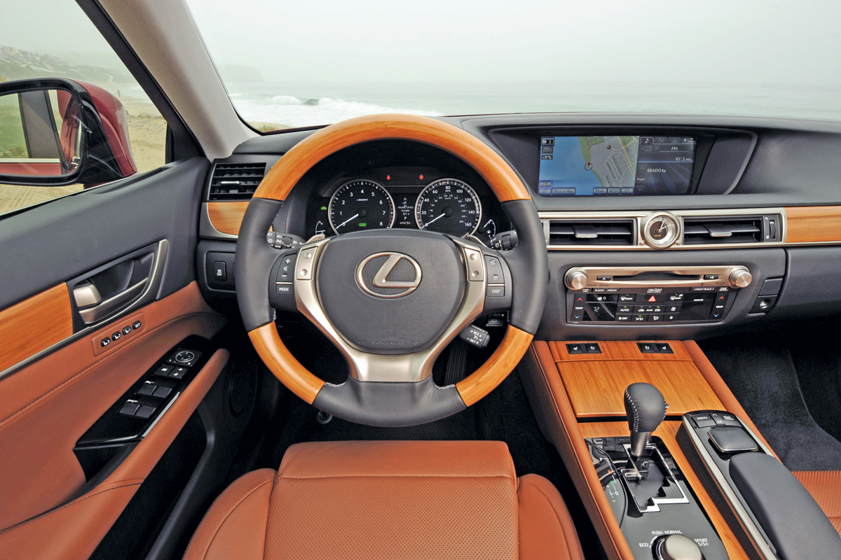 Lexus GS 450h dash