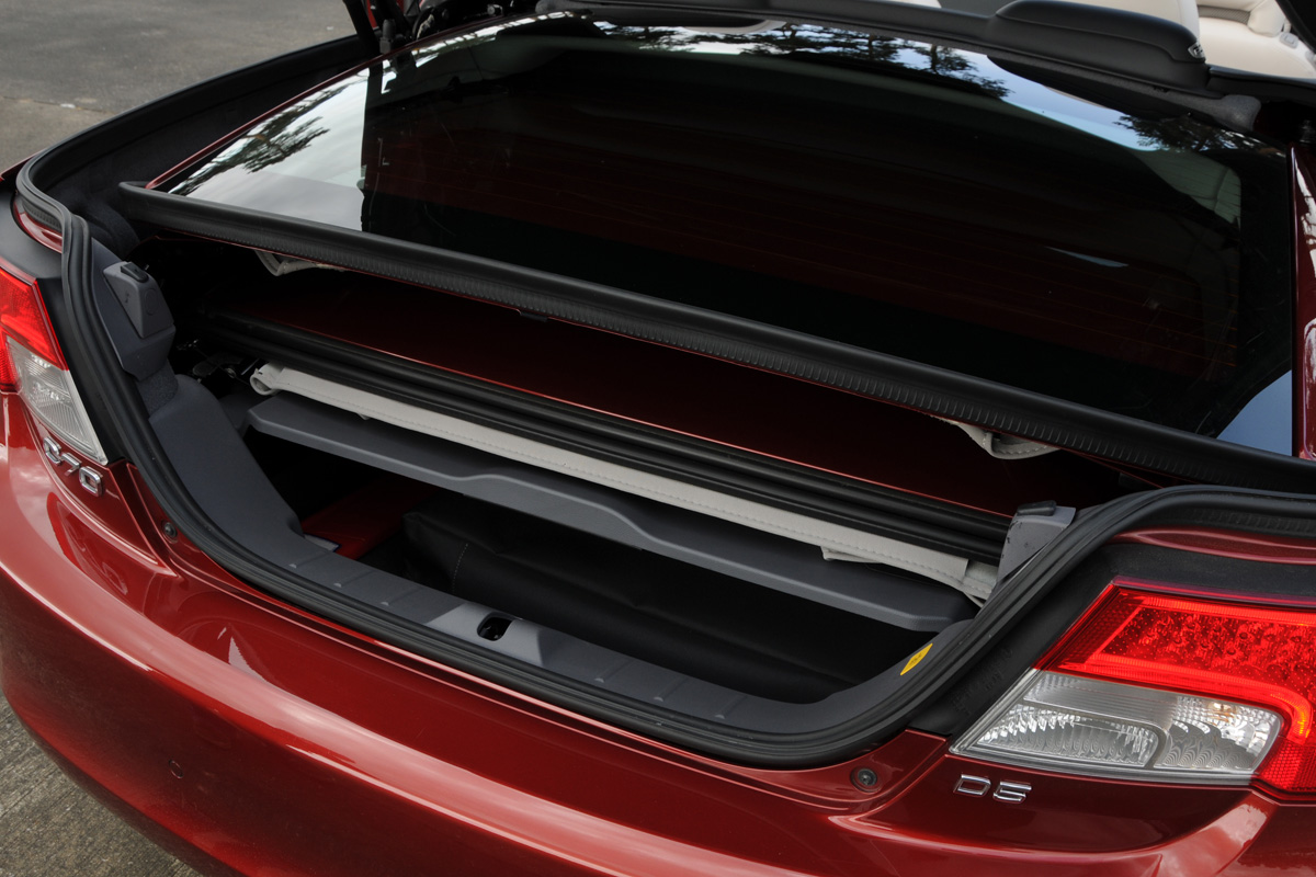Volvo C70 boot