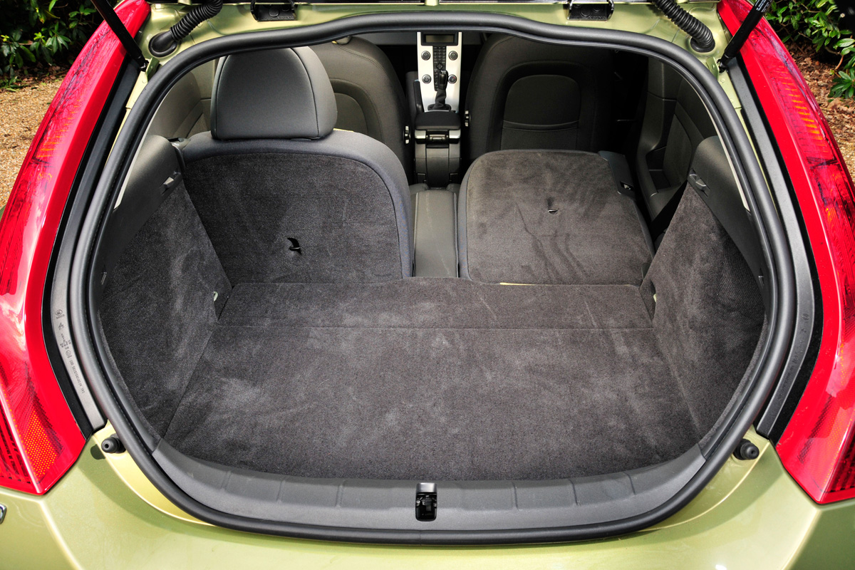 Volvo C30 boot
