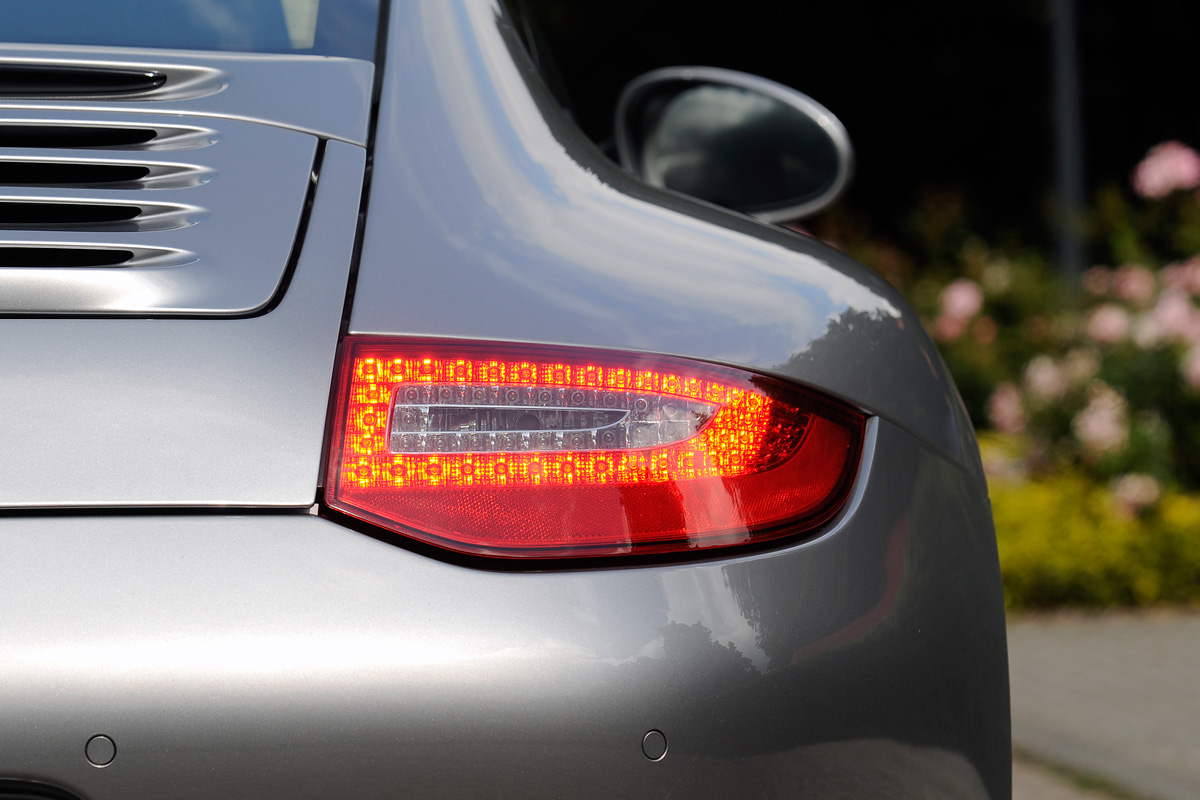 Porsche 911 (2004 - 2011) rear light