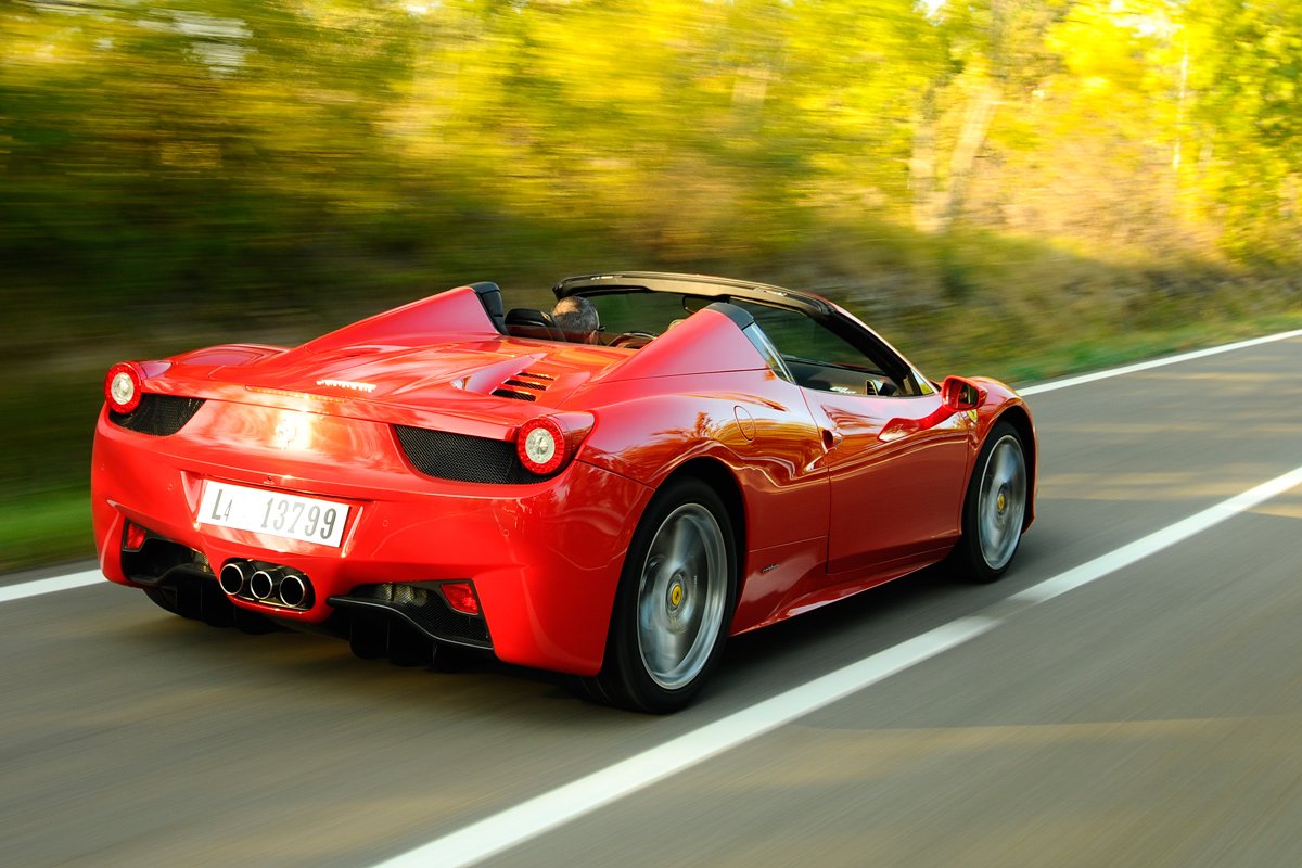 Ferrari 458 Spider rear tracking