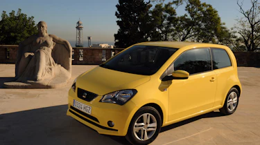 SEAT Mii front three-quarters